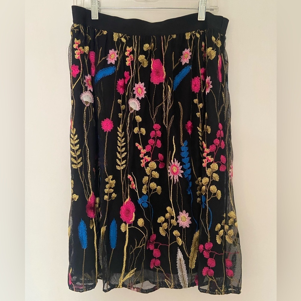 Susan Graver Embroidered Mesh Skirt Sz Medium Vibrant Floral Fairy Cottage Boho